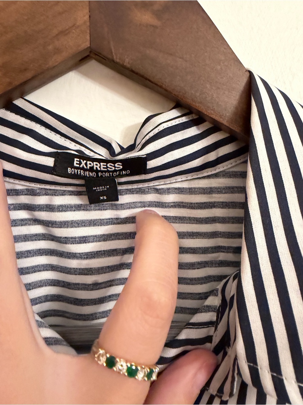 Express button down - Picture 4 of 4